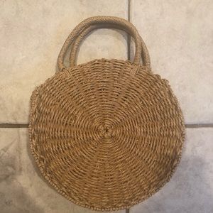 Round straw bag